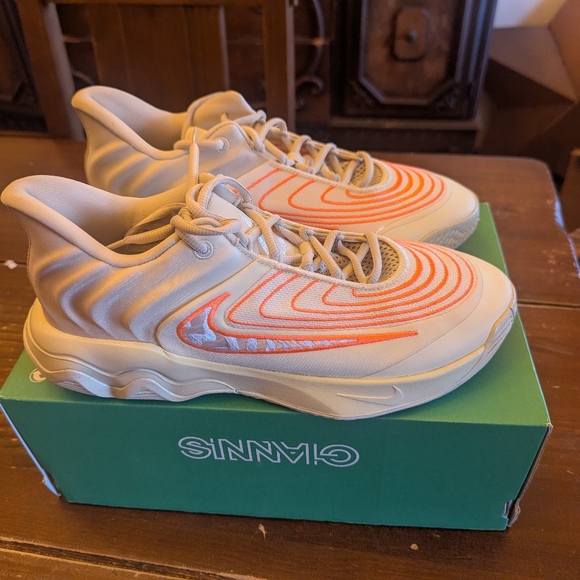 Nike Giannis Immortality 4 Men's 9.5 NIB